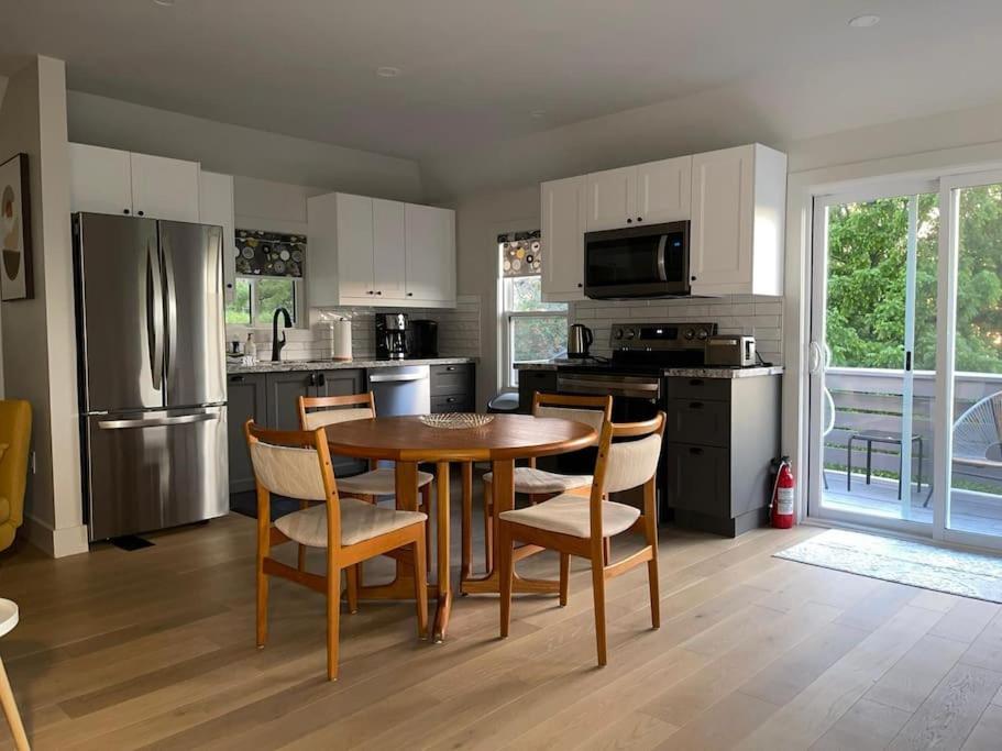 Tranquil Retreat In Edward County Holiday home Demorestville